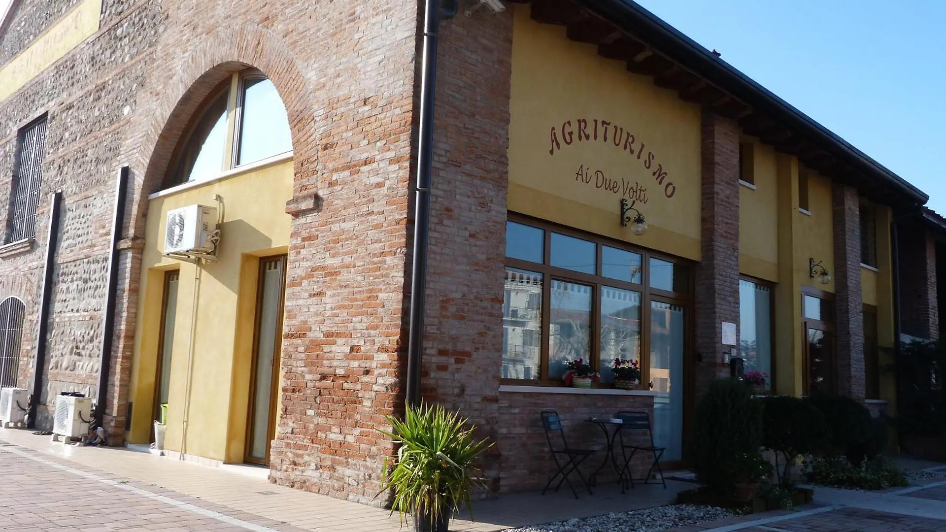 Agriturismo Ai Due Volti Dossobuono Italy