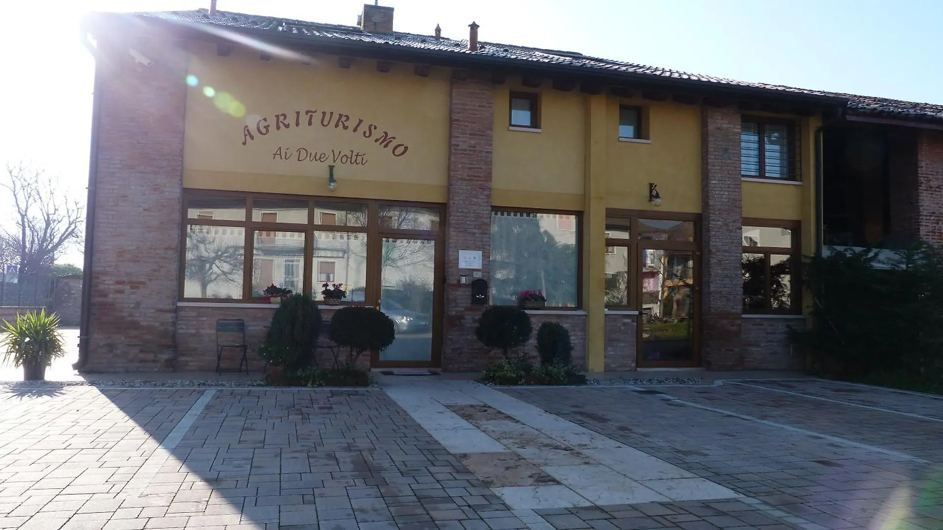 Agriturismo Ai Due Volti Dossobuono 0*,  Italy