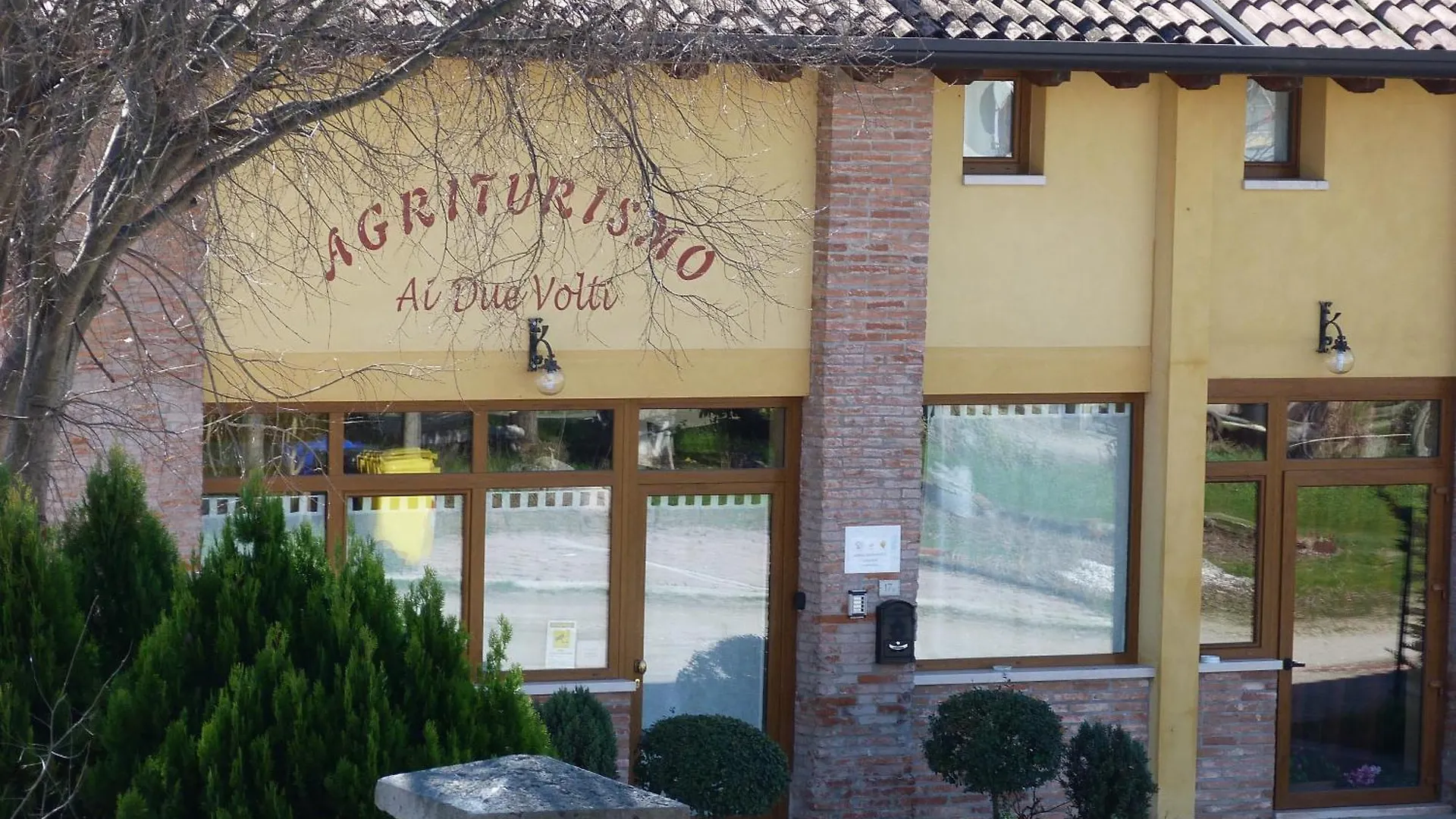 Farm stay Agriturismo Ai Due Volti Dossobuono
